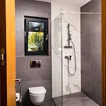 Olive Tree Mansion Apartment
