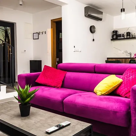Olive Tree Mansion Apartament Vir
