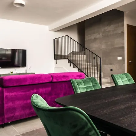 Olive Tree Mansion Apartament