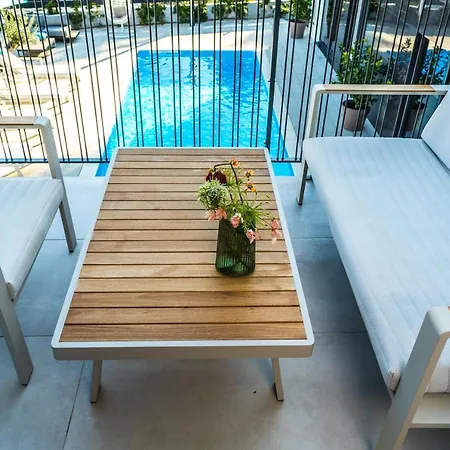 Olive Tree Mansion Apartament *